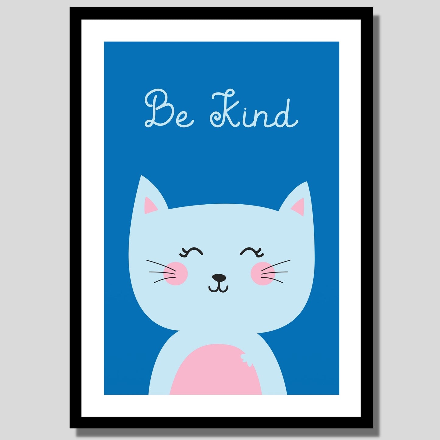 Cartoon Animal. Grafisk plakat for barnerommet. Lyse blå hvalross på turkis bakgrunn. Tekst på bildet "Be kind" Illustrasjon av plakat med hvit kant rundt i sort ramme.