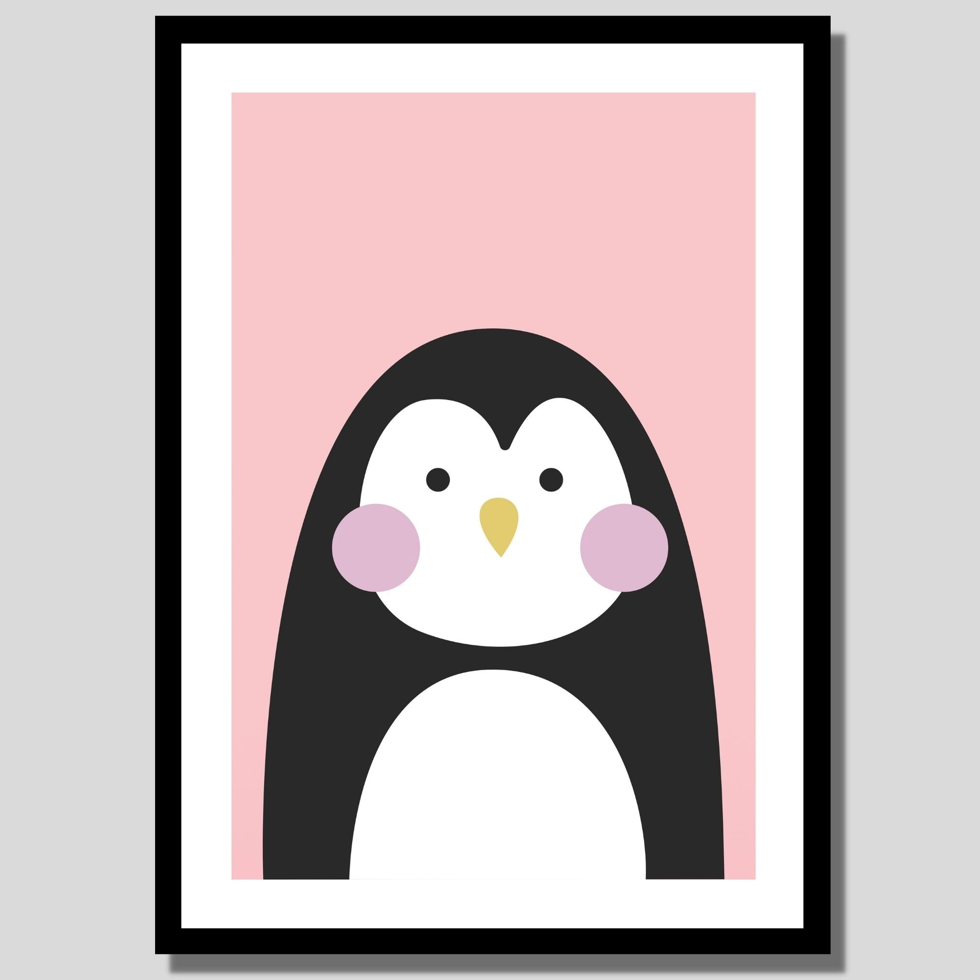 Cartoon Animal. Grafisk plakat for barnerommet. Pingvin på rosa bakgrunn. llustrasjon av plakat med hvit kant rundt i sort ramme.