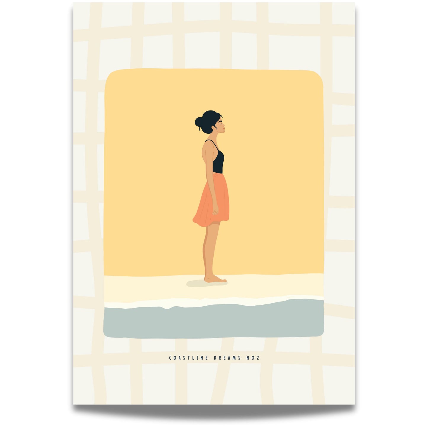 Coastline Dreams No2 – Plakat
Sommerlett og avslappet, en kvinne i skjørt står barfot i strandkanten – badet i varm solgul glød.