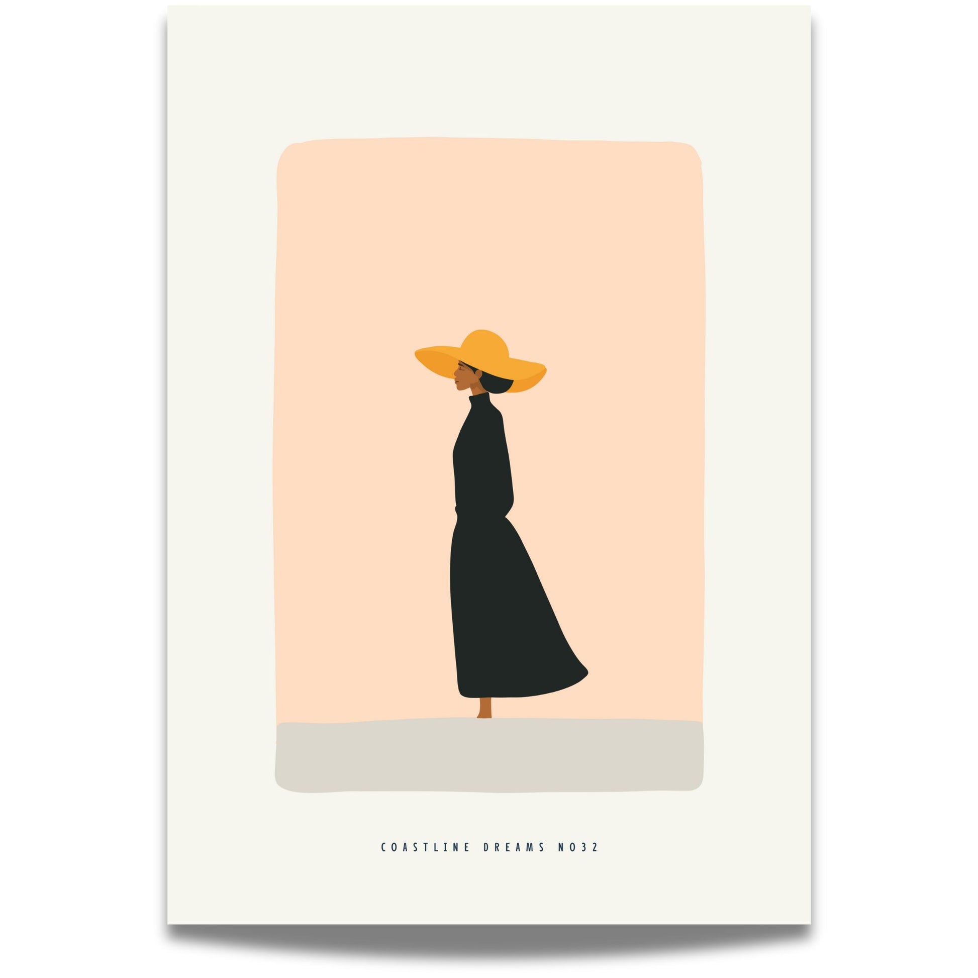 Coastline Dreams No32 – Plakat
Kvinne i sort kjole og gul solhatt mot en rolig, ferskenfarget bakgrunn. Et elegant og stilrent strandmotiv med minimalistisk uttrykk.