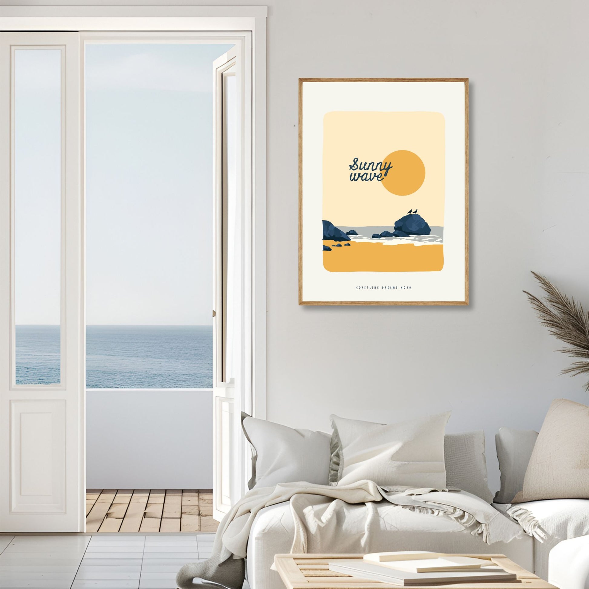 Coastline Dreams No49 – Plakat
Steiner og sjøfugl i silhuett mot en varm, gyllen sol. Teksten Sunny wave gjør dette til et drømmende kveldsbilde med minimalistisk stemning. Illustrasjon viser plakat i eik ramme.