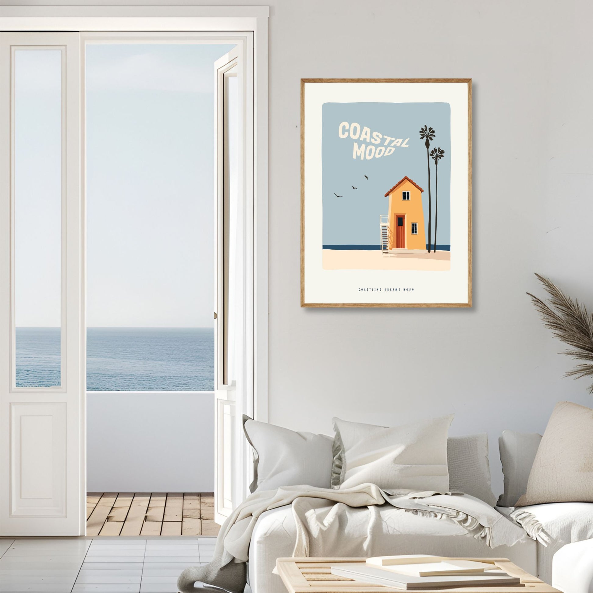 Coastline Dreams No50 – Plakat
Et høyt, gult hus ved stranden flankert av palmer og teksten Coastal Mood. Et varmt og nostalgisk motiv fra et sommerparadis. Illustrasjon viser plakat i eik ramme.