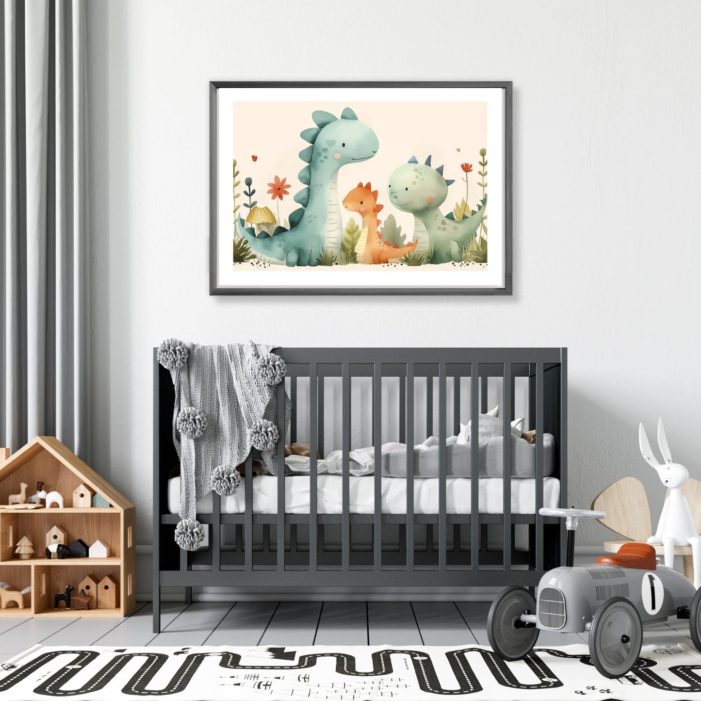 Til barnerommet. Dinosaurvenner - tre søte små dinosaurer. Illustrasjonsbilde viser plakat i grå ramme over en barneseng.