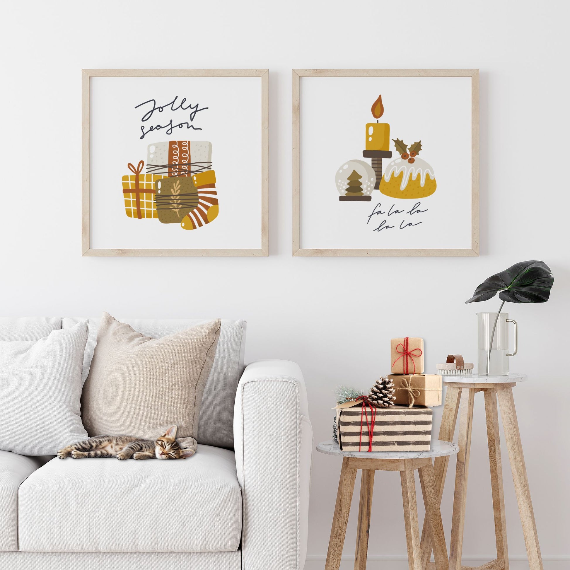 Et stemningsfullt julemotiv med teksten Fa La La La La – her forenes duft av kake, levende lys og vintermagi. Illustrasjon viser plakat i eik ramme henge sammen med seriens plakat Jokky Seasons Gift.