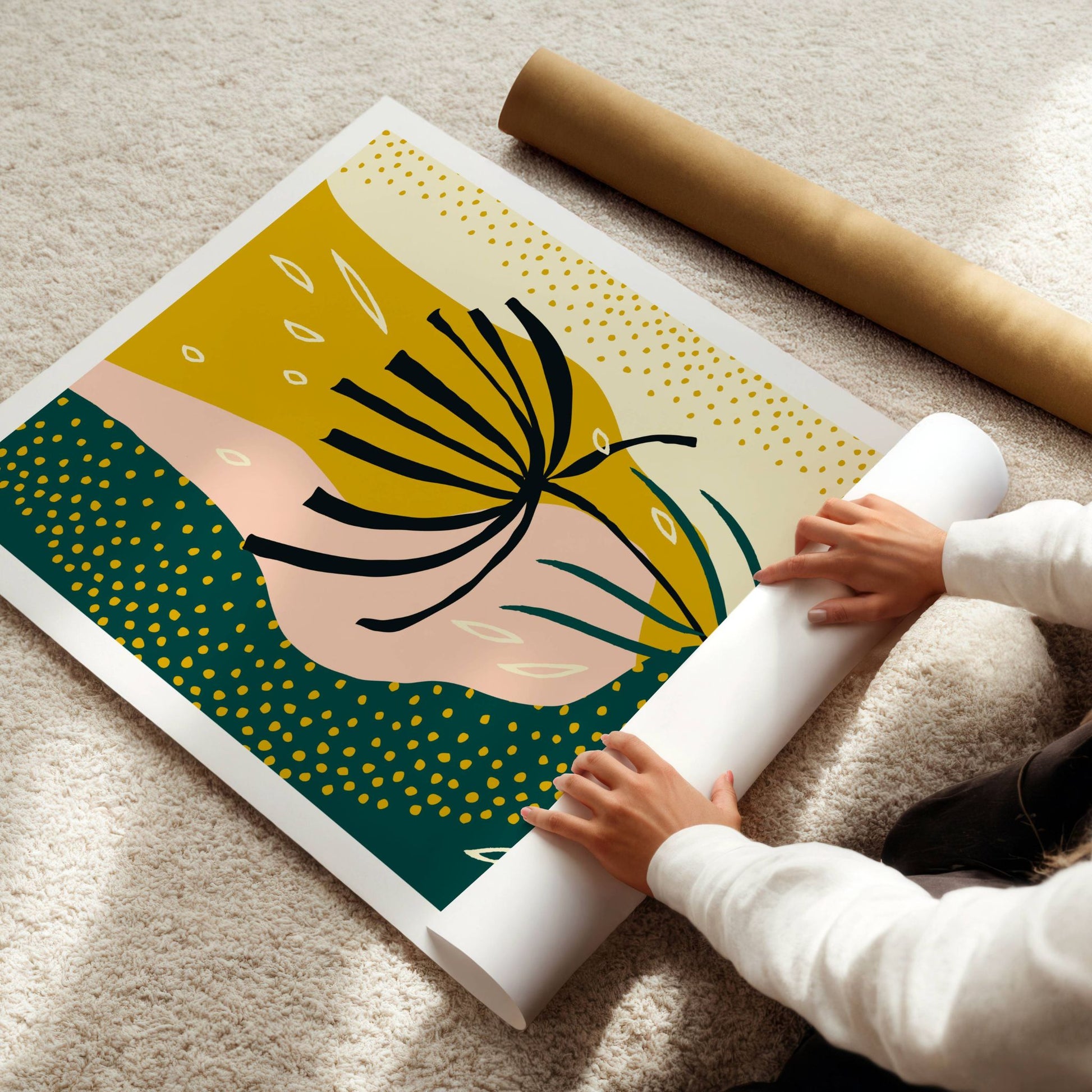 Floral Groove Collection No2 – plakat er en del av en fargerik og moderne serie inspirert av stilisert botanikk og abstrakte former. Illustrasjon viser plakat på print.