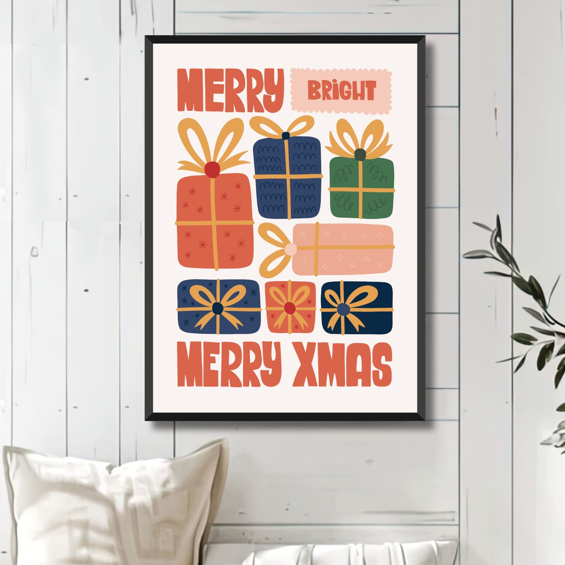 Denne fargerike illustrasjonen med innpakkede gaver og teksten "Merry Xmas" og "Bright" fanger essensen av julefeiringen og passer perfekt for adventstiden. Illustrasjonsfoto viser plakat i sort ramme.