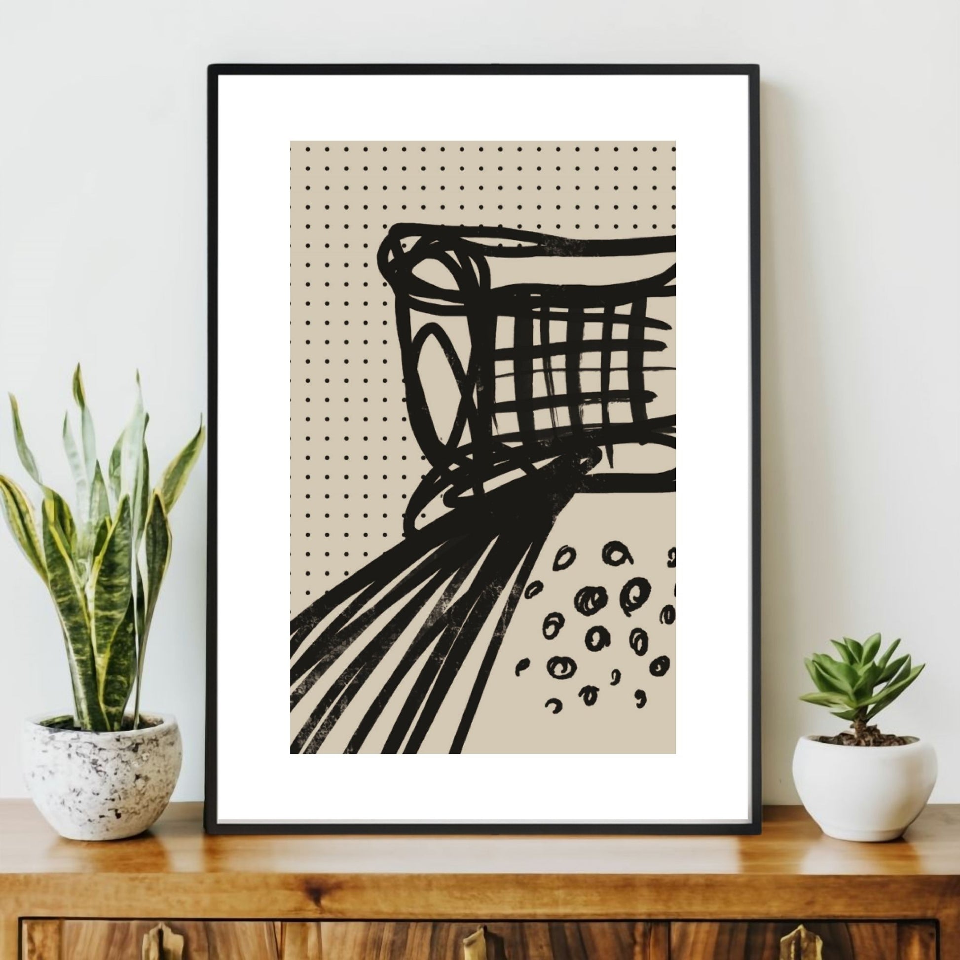 Geometric Art Shapes plakat kombinerer abstrakte geometriske former med minimalistiske linjer og dynamiske mønstre. Illustrasjonsfoto viser plakat i svart ramme.