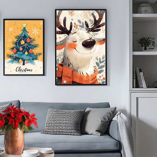 Dette hjertevarme illustrasjonsmotivet av et smilende reinsdyr, dekorert med vinterlig løv og en varm, rød skjerf, utstråler sjarme og koselig julestemning. Illustrasjon viser motivet som plakat i ramme.