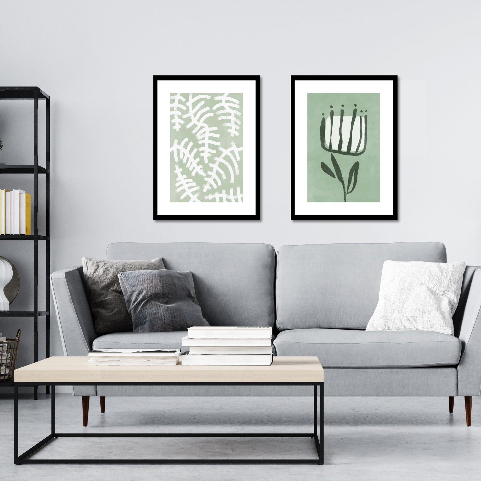 Green Abstract plakat. Med sine beroligende grønne toner og sofistikerte design, tilfører denne plakaten en følelse av ro og harmoni til ethvert rom. Illustrasjonen viser plakat No9 og No10 i sort ramme på en vegg over en sofa.