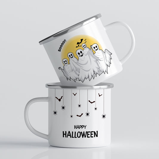 Dette morsomme Halloween-kruset viser en hel gjeng med glade spøkelser under måneskinn – klare for å rope “Boooo!!”.