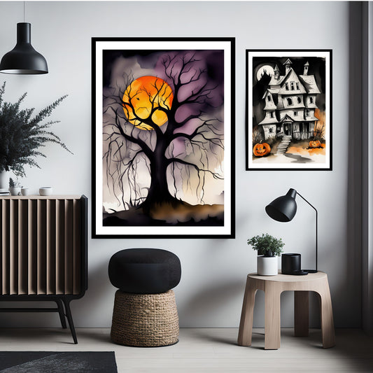 Skap en mystisk og fengslende atmosfære denne Halloween med Moonlit Tree, en dramatisk Halloween-plakat som viser et mørkt, forvridd tre under en lysende, oransje fullmåne. illustrasjonsfoto viser plakat i sort ramme.