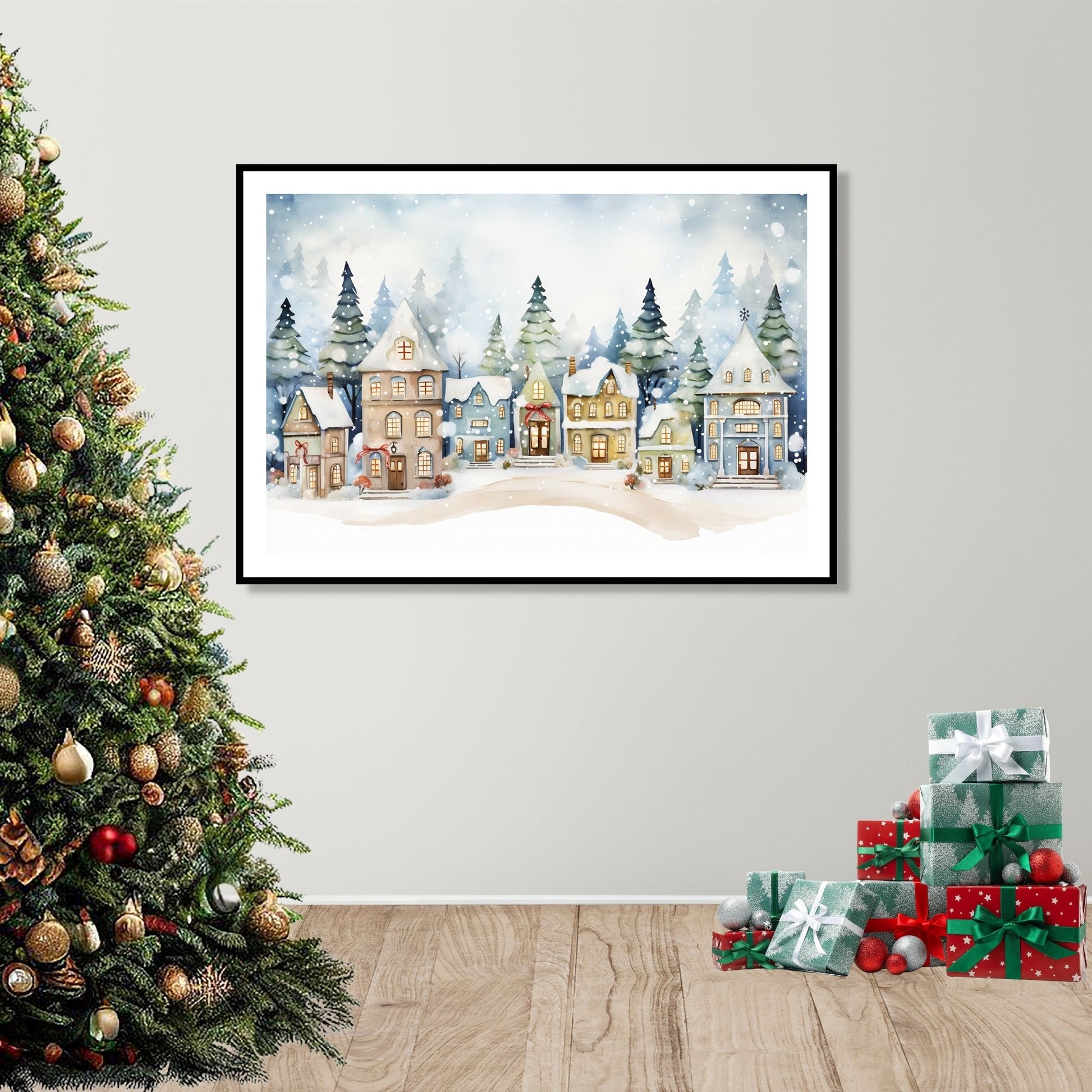 Illustrasjon som viser Grafisk motiv av en snøkledd liten landsby. Snøen faller ned over de små husene og skaper julestemning. Motivet henger i sort ramme på en vegg ved siden av står et juletre og i gulvet ligger det flere julepakker.