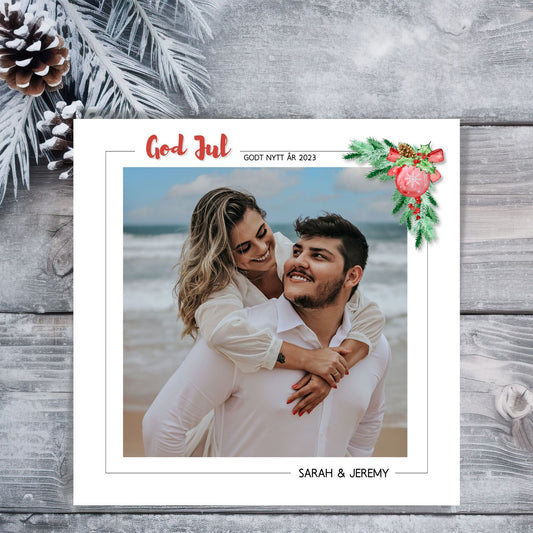 Personaliser ditt julekort med eget bilde og tekst. Pakke inneholder 10 stk. kort og konvolutter.