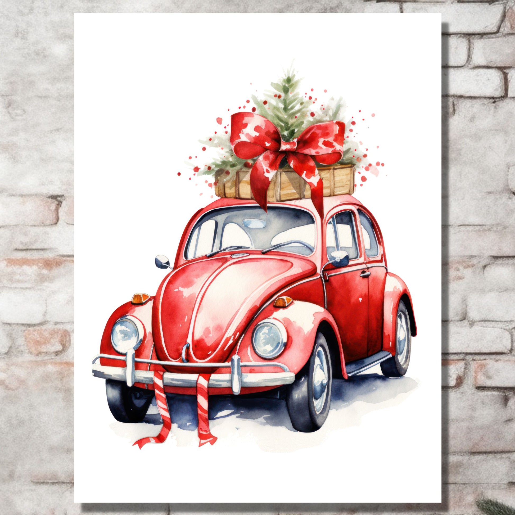 Plakat og lerret med grafisk julemotiv av gammel, rød volkswagen boble. Bilen kjører i en skog, og på taket er den lastet med juledekorasjoner. På bildet henger motivet på lerret på en murvegg.