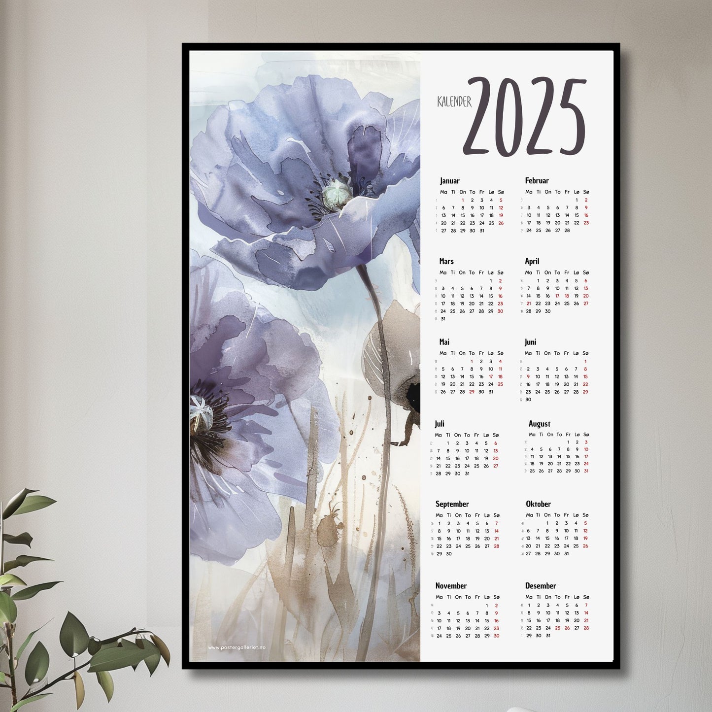 Planlegg året med stil med Kalender 2025! Kalenderen er både funksjonell og dekorativ, og passer perfekt på veggen. Ilustrasjonsfoto viser kalender i sort ramme.