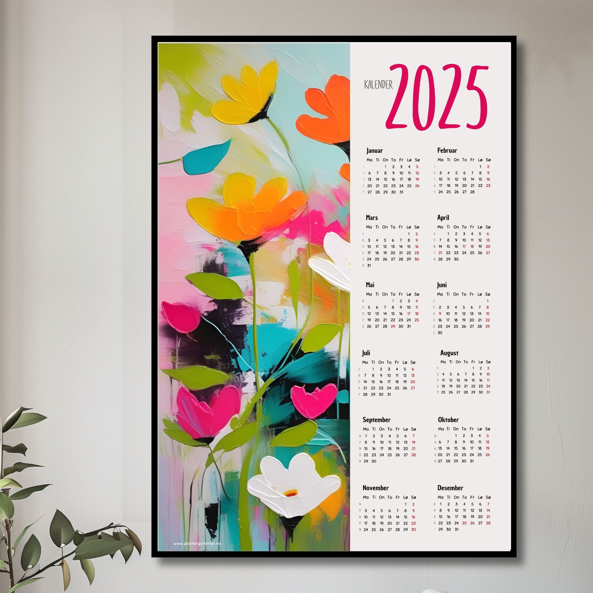 Planlegg året med stil med Kalender 2025! Kalenderen er både funksjonell og dekorativ, og passer perfekt på veggen. Ilustrasjonsfoto viser kalender i sort ramme.
