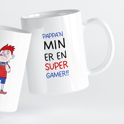 Et sprekt krus med humor og energi for pappaen som elsker å spille.
Perfekt som bursdagsgave eller en liten hilsen som sier “du er best”.