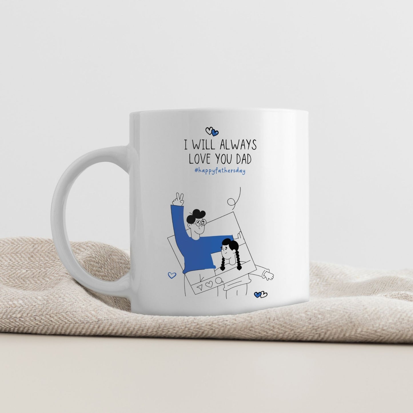 Et lyst og energisk krus som sprer glede fra første slurk.
Motivet formidler humor, varme og hverdagsglede – et smil i kopp-form.