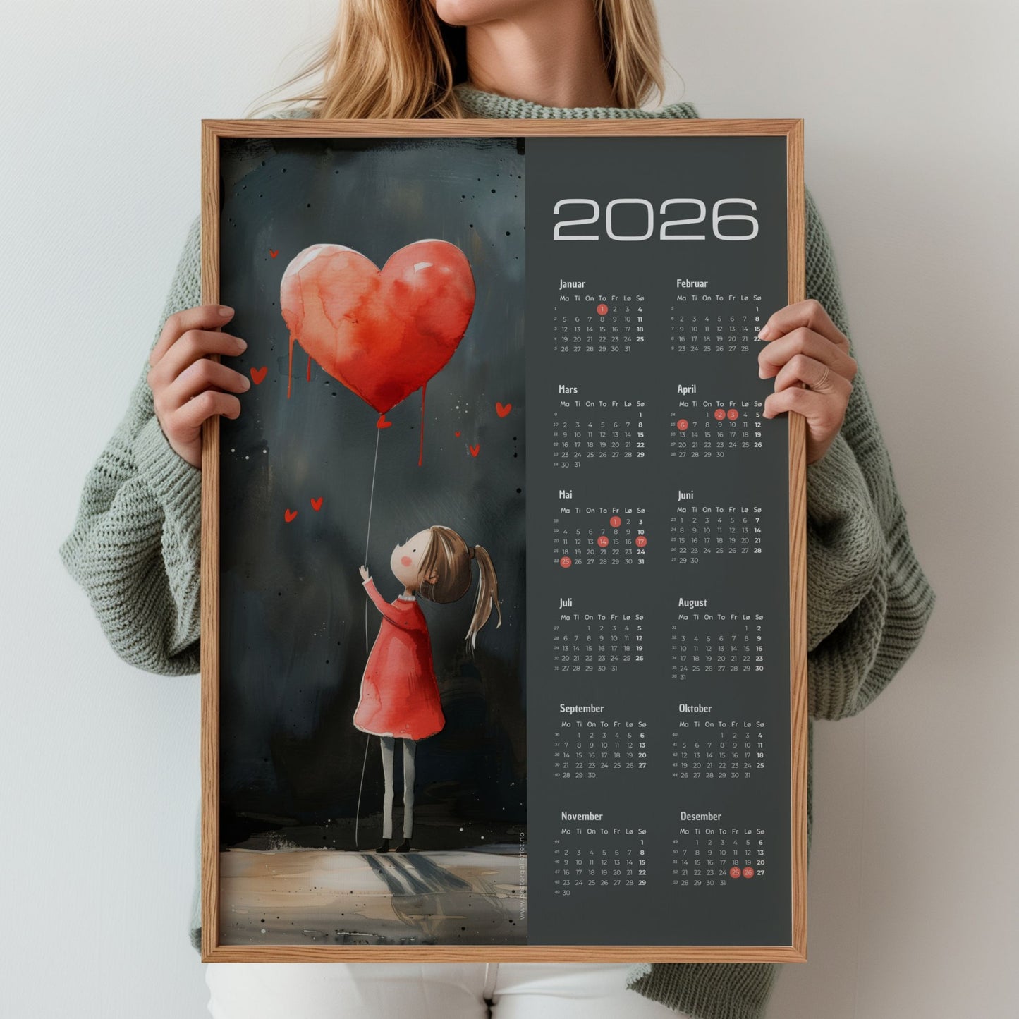 En stemningsfull kalender der den røde hjerteballongen lyser vakkert mot den mørke bakgrunnen. illustrasjon viser kalender i eik ramme.