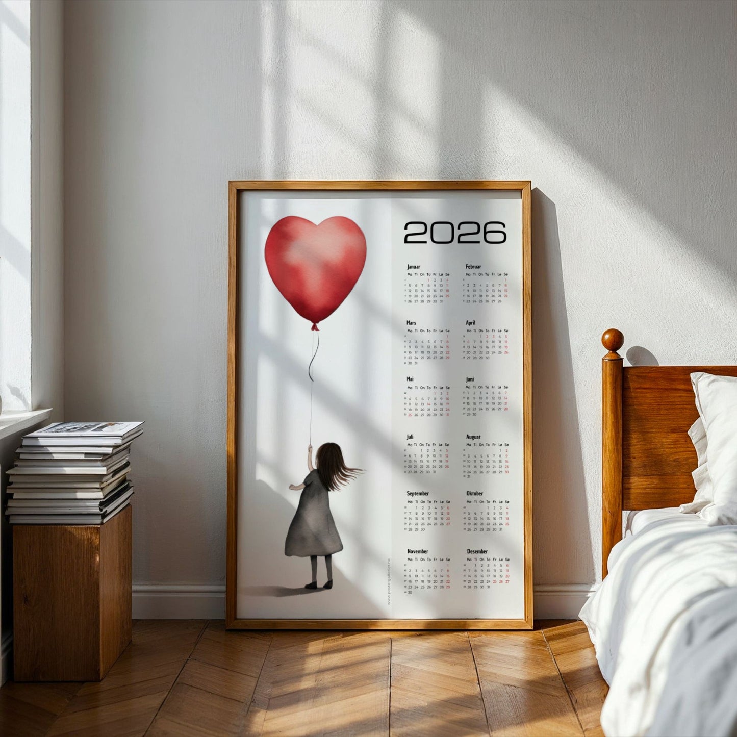 Illustrasjon av en liten jente som holder en stor rød hjerteballong, med minimalistisk bakgrunn og kalender for 2026 på høyre side. Illustrasjon viser kalender i eik ramme.
