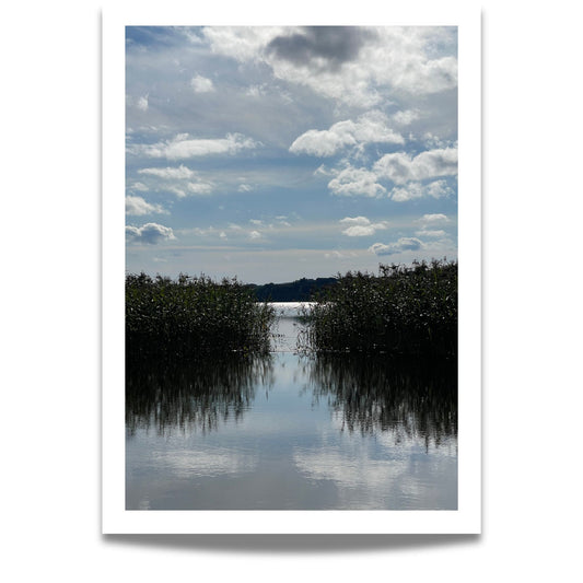 Dette naturmotivet fra Trøndelag er rikt på kontraster og refleksjoner – og gir en følelse av dybde, stillhet og langsom tid. 