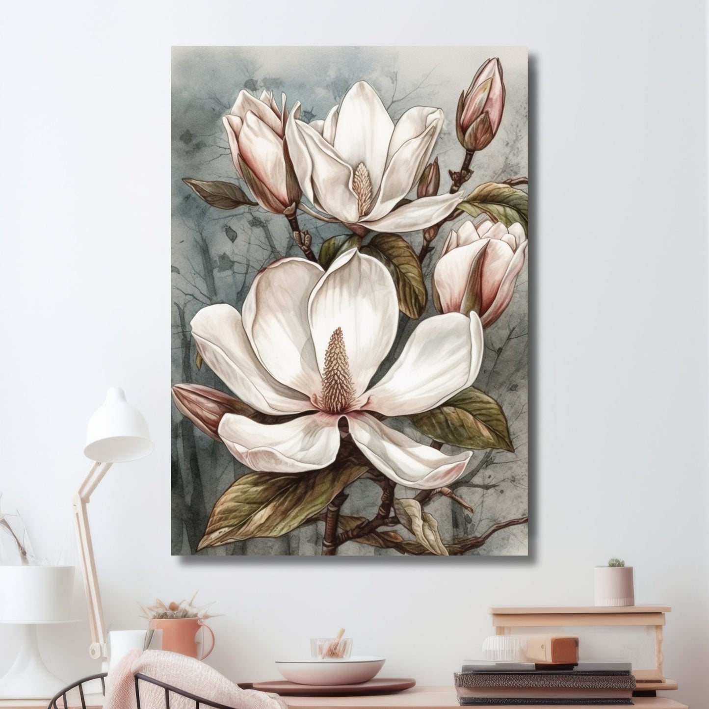 Grafisk motiv av Magnolia blomster trykket på plakat. Illustrasjon viser plakaten som lerret på en vegg over et skrivebord.