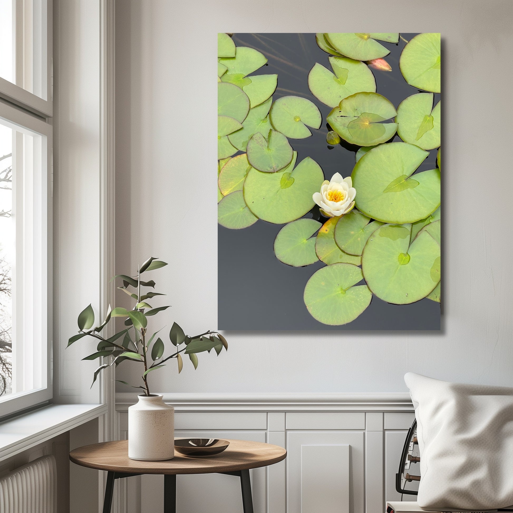 Fotografi av en hvit vannlilje i Musèhagen, Bergen. Illustrasjonsfoto viser motivet på lerret.