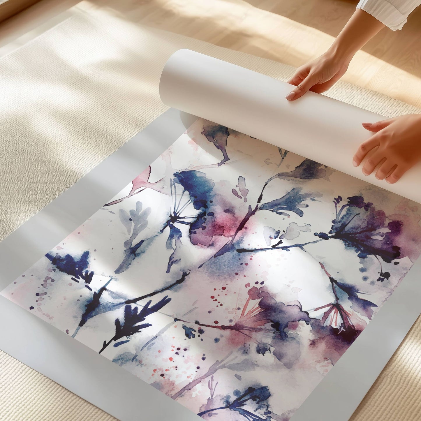 Midnight Bloom – en elegant og stemningsfull akvarellplakat som kombinerer myke blomsterdetaljer med en kunstnerisk, abstrakt touch. Illustrasjon viser plakat på print.