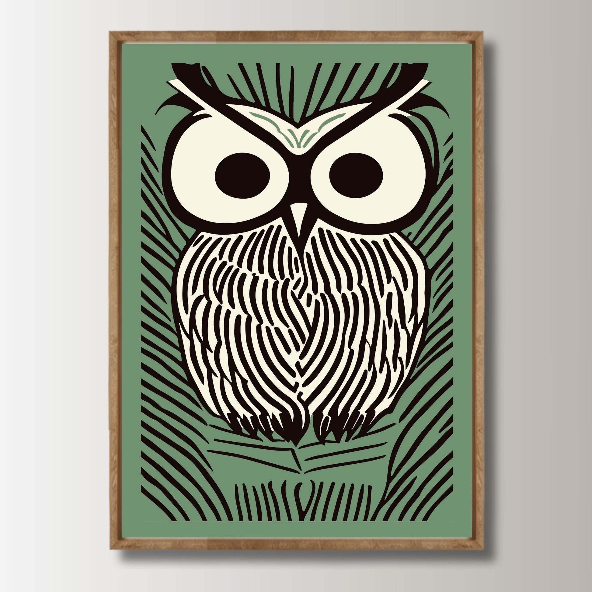La mystikken og visdommen til nattens vokter pryde veggene dine med Night Owl – en moderne og grafisk kunstplakat som kombinerer stilrene linjer med naturens skjønnhet. Illustrasjon viser plakat i eik ramme.