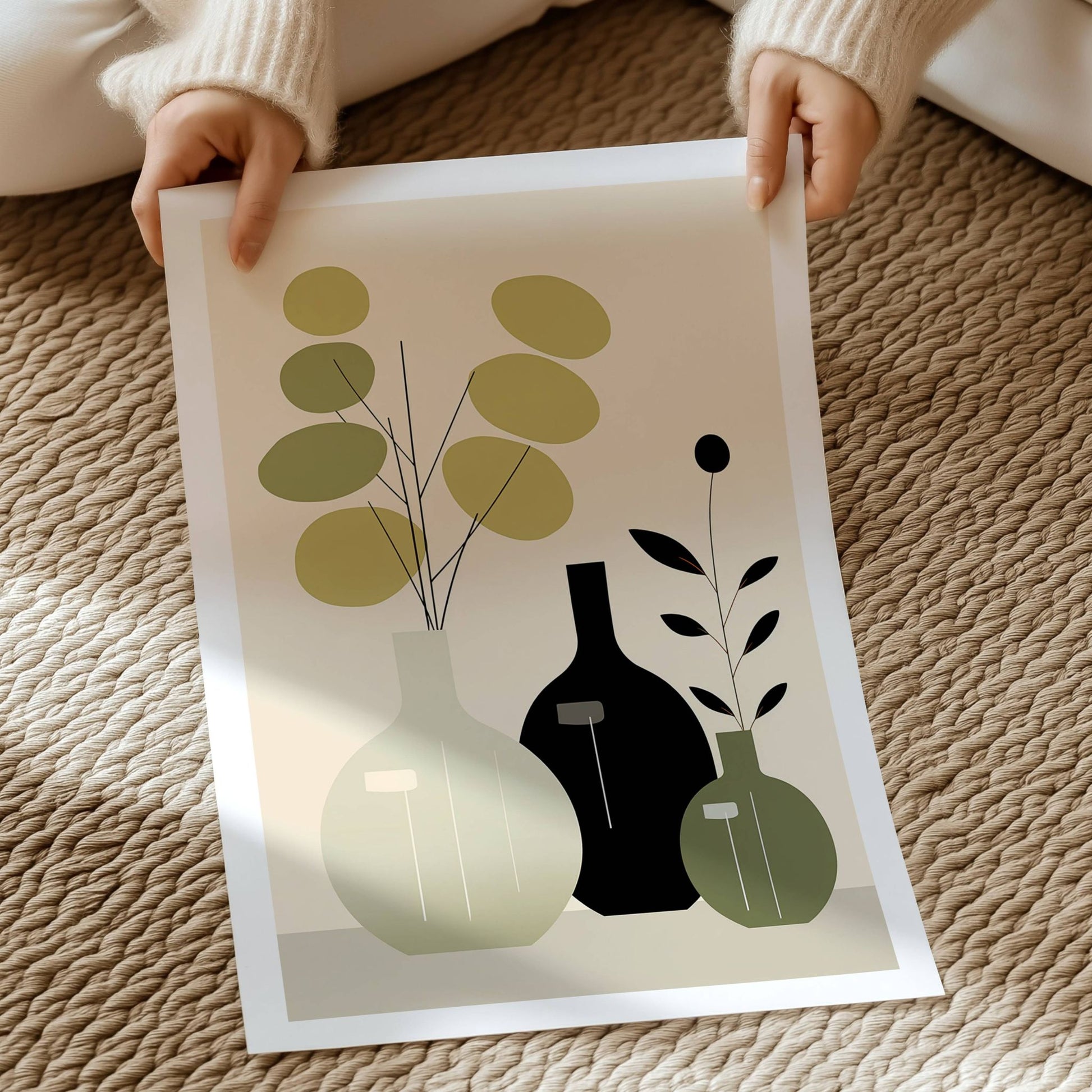  Eucalyptus Elegance er et minimalistisk kunstverk som kombinerer myke former, duse grønntoner og elegante vaser. Illustrasjon viser motivet på print.