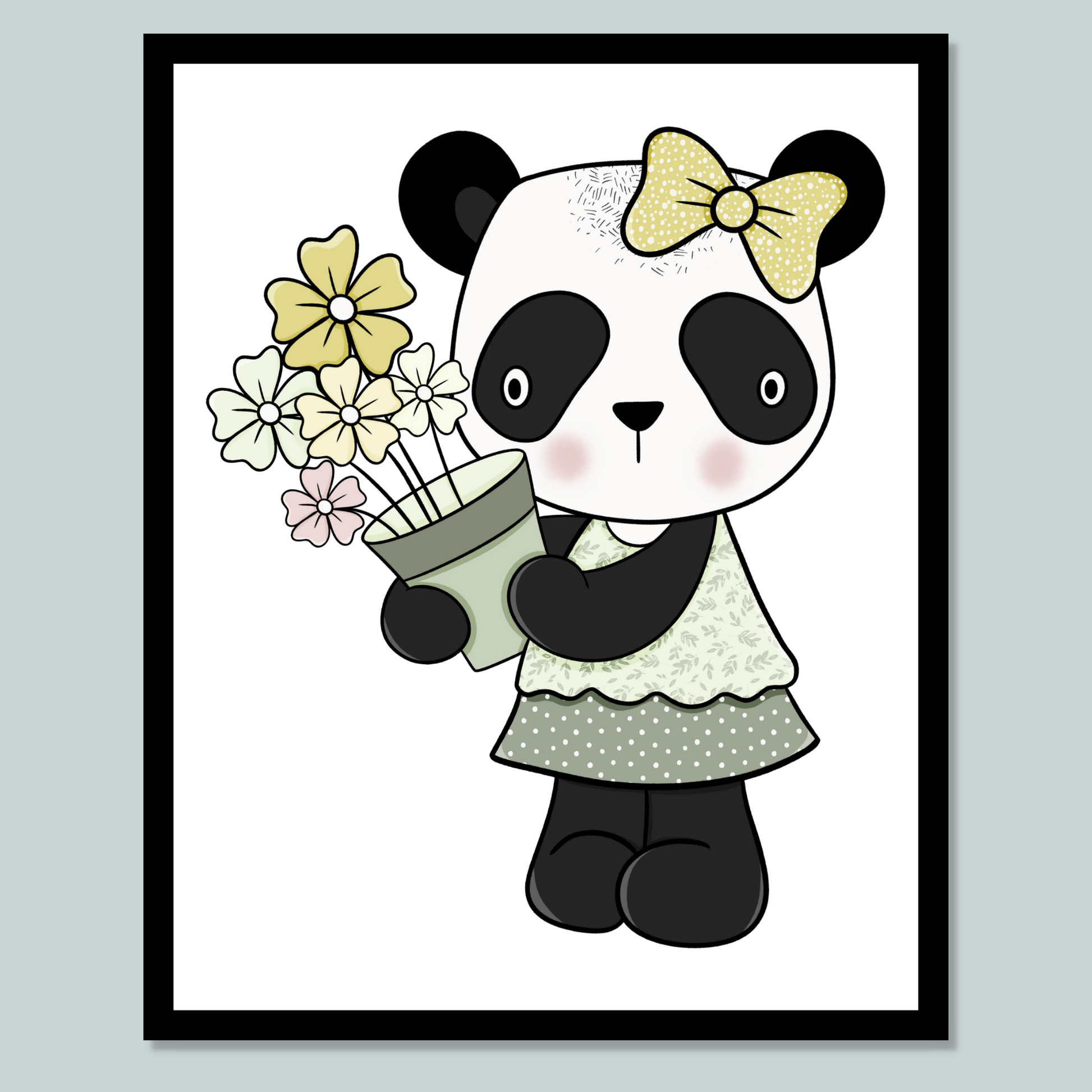 Grafisk illustrasjon av en panda-jente. Hun har på grønt skjørt med hvite prikker og lysegrønn overdel med hvite blomster. På hodet har hun en gul sløyfe med hvite prikker. Hun holder en potte med gul, grønn og rosa blomster i hendene.