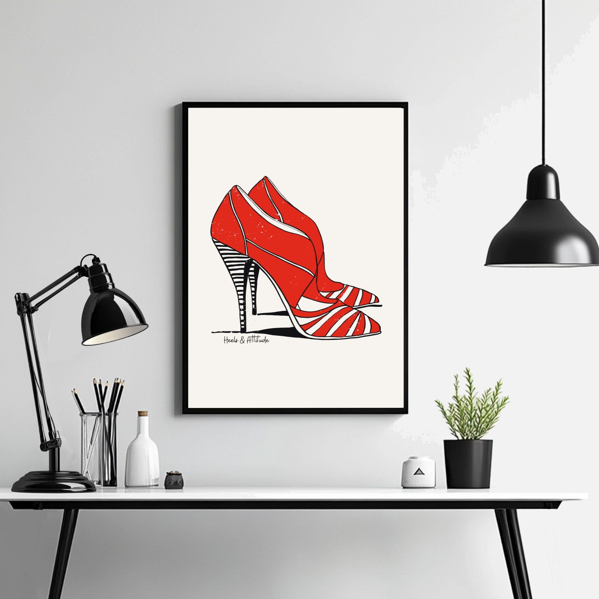 Retro rødt med høy stil er en plakat for deg som elsker 60-tallsinspirert design. Illustrasjon viser plakat i sort ramme.