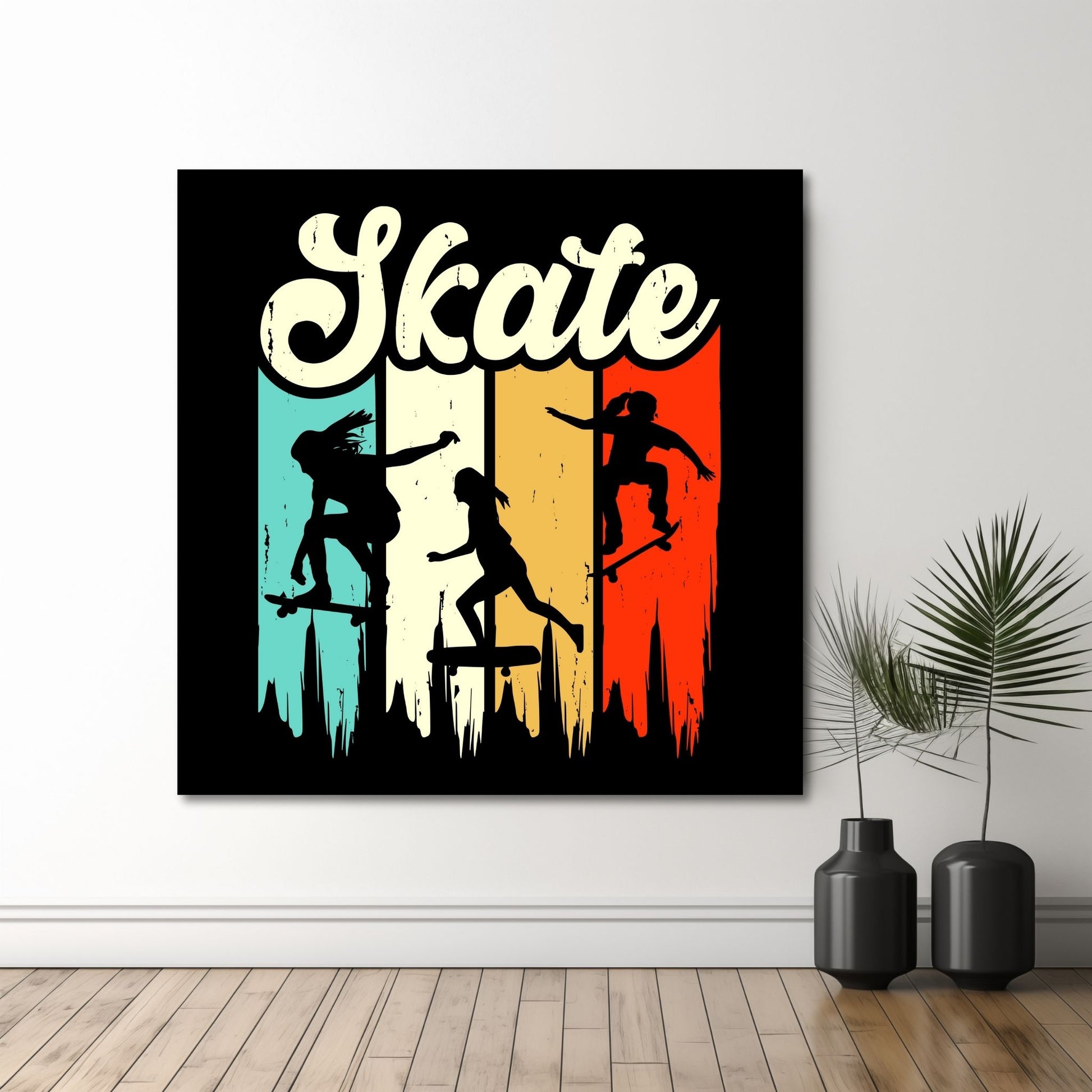 Denne grafiske illustrasjonen fanger essensen av skatekultur med sin kraftfulle design. Plakaten viser tre skatere i silhuett mot en stilfull bakgrunn dekorert med striper i turkis, beige, oransje og rød Illustrasjonen viser motivet på lerret.
