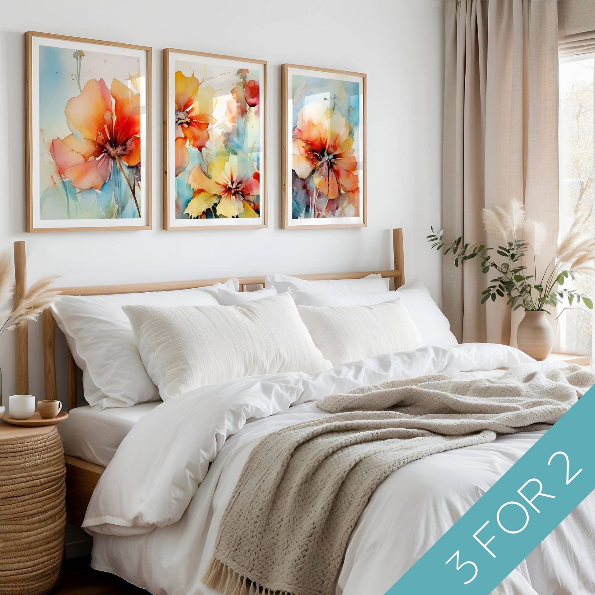 Soft Energy Bloom Collection er en harmonisk og uttrykksfull blomstertrio i akvarellstil. Illustrasjon viser motivene psom plakater med hvit kantlinje i eik ramme.