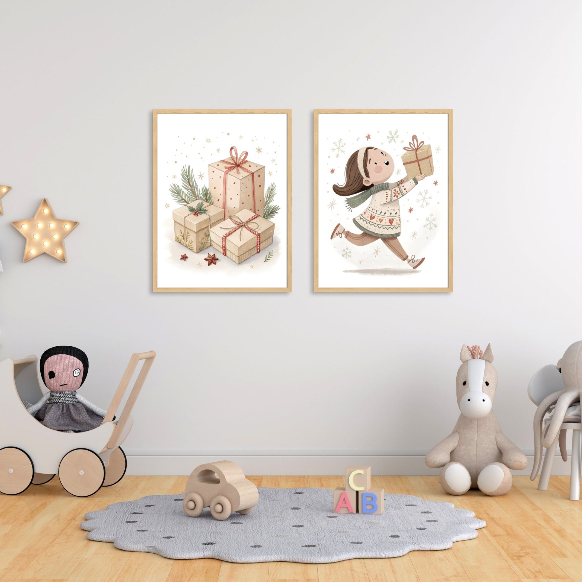 små julevenner – julegaver med røde bånd og granbar. illustrasjon viser julegaver og en jente som løper med en julegave i rammer på en vegg i et barnerom
