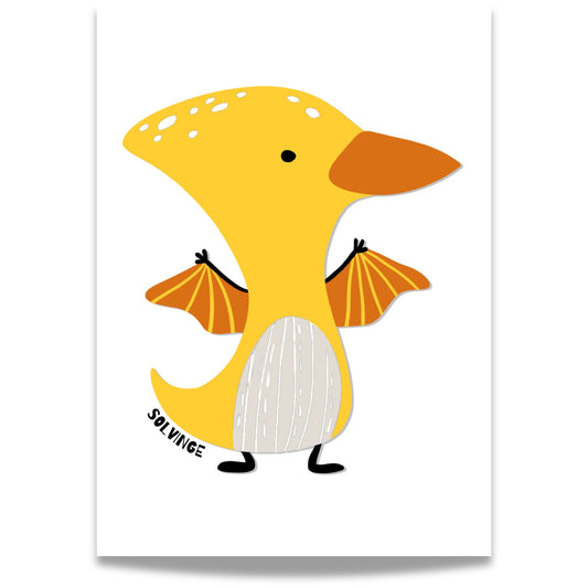 Lys gul flygedinosaur med oransje vinger på lys bakgrunn.