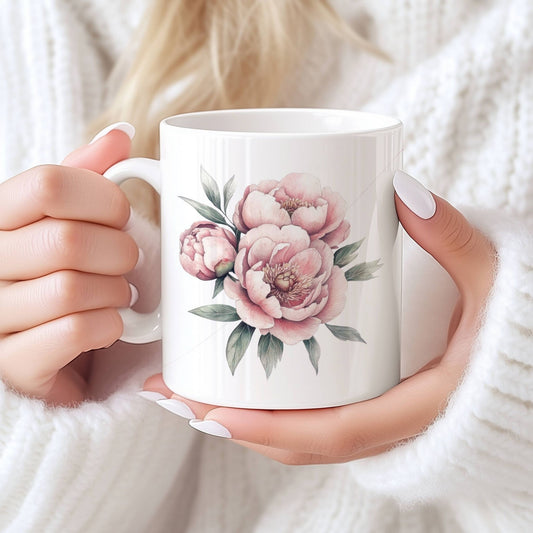 Sommerkrus PEON No3 har et enkelt og elegant uttrykk med tre mykt illustrerte peonblomster i dus rosa. Dette keramikkruset passer perfekt til deg som liker et rent og stilfullt design, med et snev av vintage romantikk. Teksten på baksiden gjør det til et krus med sjel – og en fin påminnelse i hverdagen.