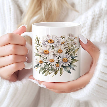 Sommerkrus PRESTEKRAGE No2. Ingenting sier norsk sommer som prestekrager i grøftekanten og kaffe i koppen. Dette lyse og lune keramikkruset kommer med et vakkert blomsterdesign og en håndskrevet tekst.