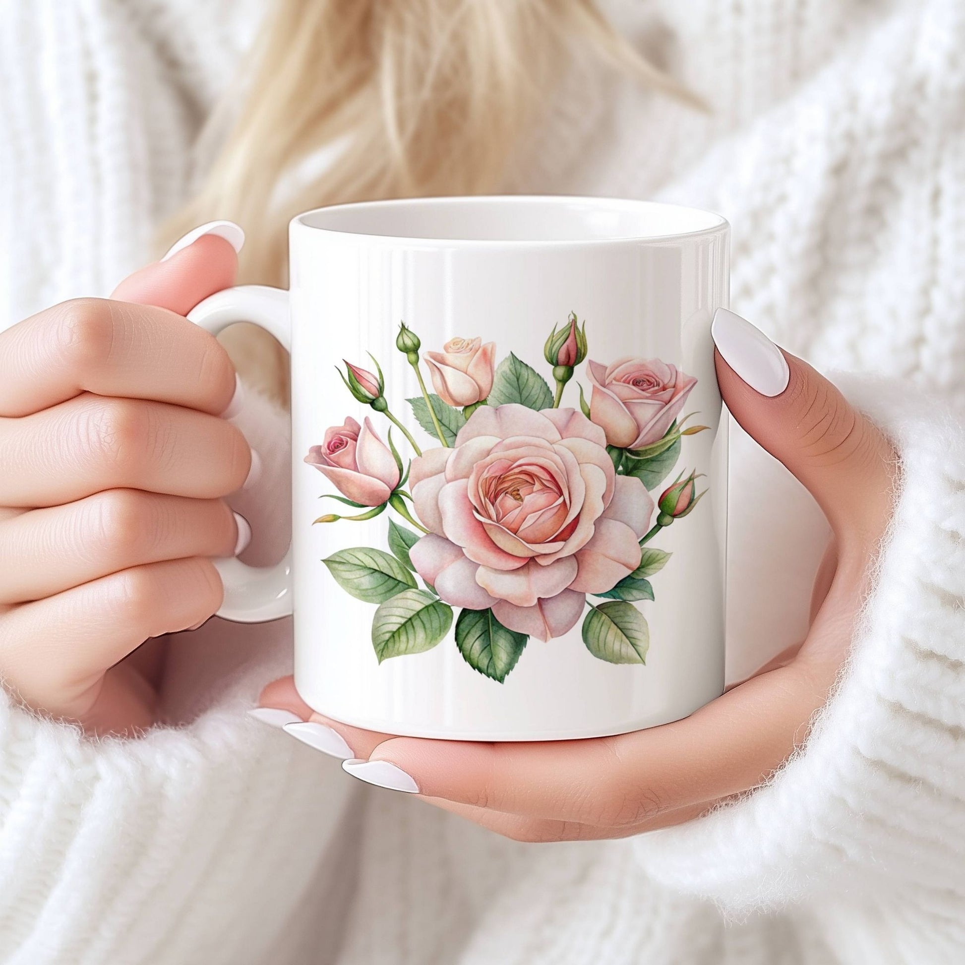 Sommerkrus ROSE No4 har en rosa hovedrose omringet av knopper og blader i en nydelig og balansert komposisjon. Et krus som bringer naturen inn i kjøkkenet og gjør kaffestunden litt vakrere.