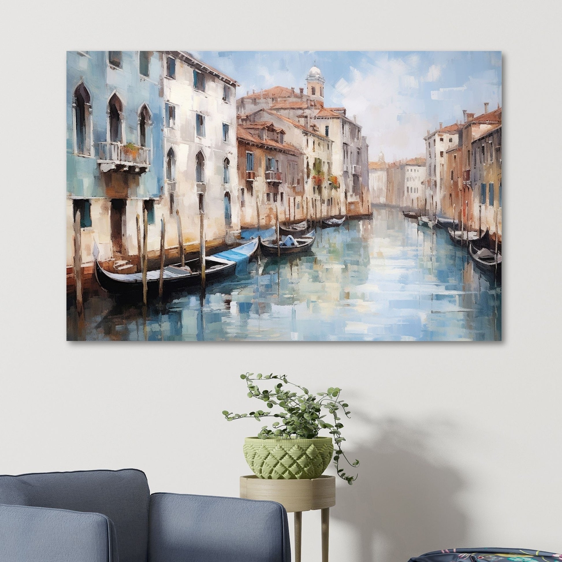 Grafisk maleri. Utforsk den romantiske skjønnheten med vår Venezia plakat og lerret. Dykk inn i det pulserende hjertet av Italia mens du tar inn synet av gondoler som ligger i kanalene og de fargerike bygningene som speiler seg i det stille vannet. Illustrasjon som viser motivet på lerret.