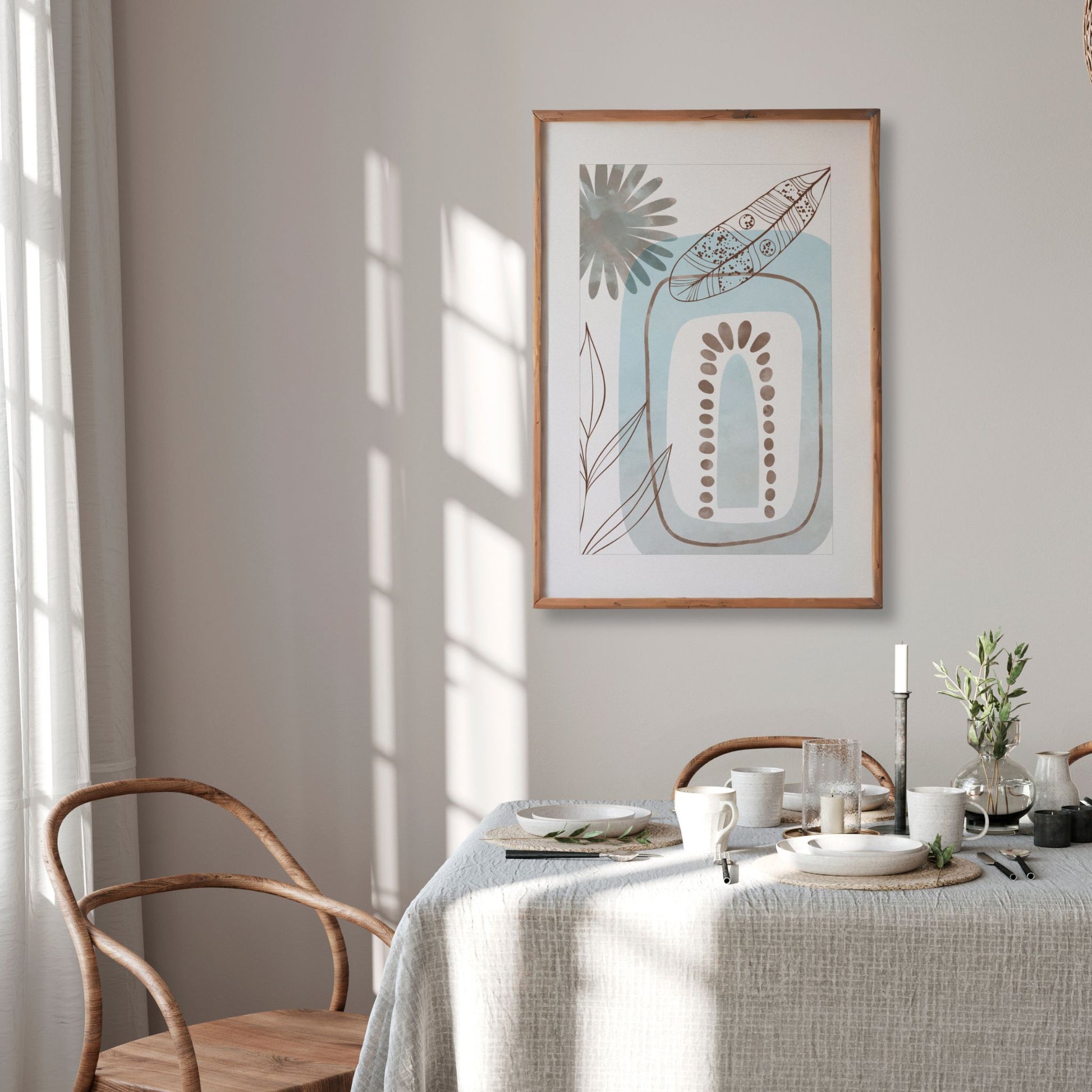 Abstract Harmony No1 plakat over spisebord i lys nordisk spisestue