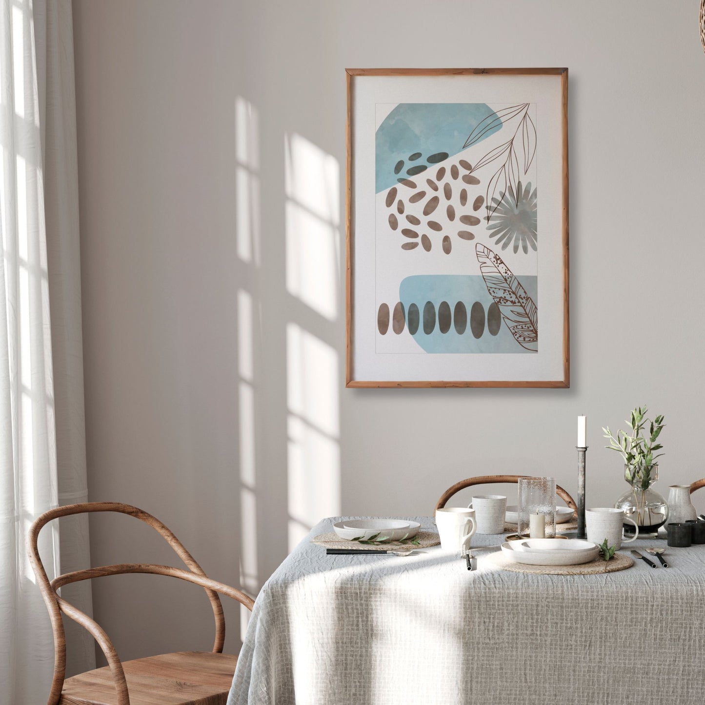 Abstract Harmony No3 plakat over spisebord i lys nordisk spisestue