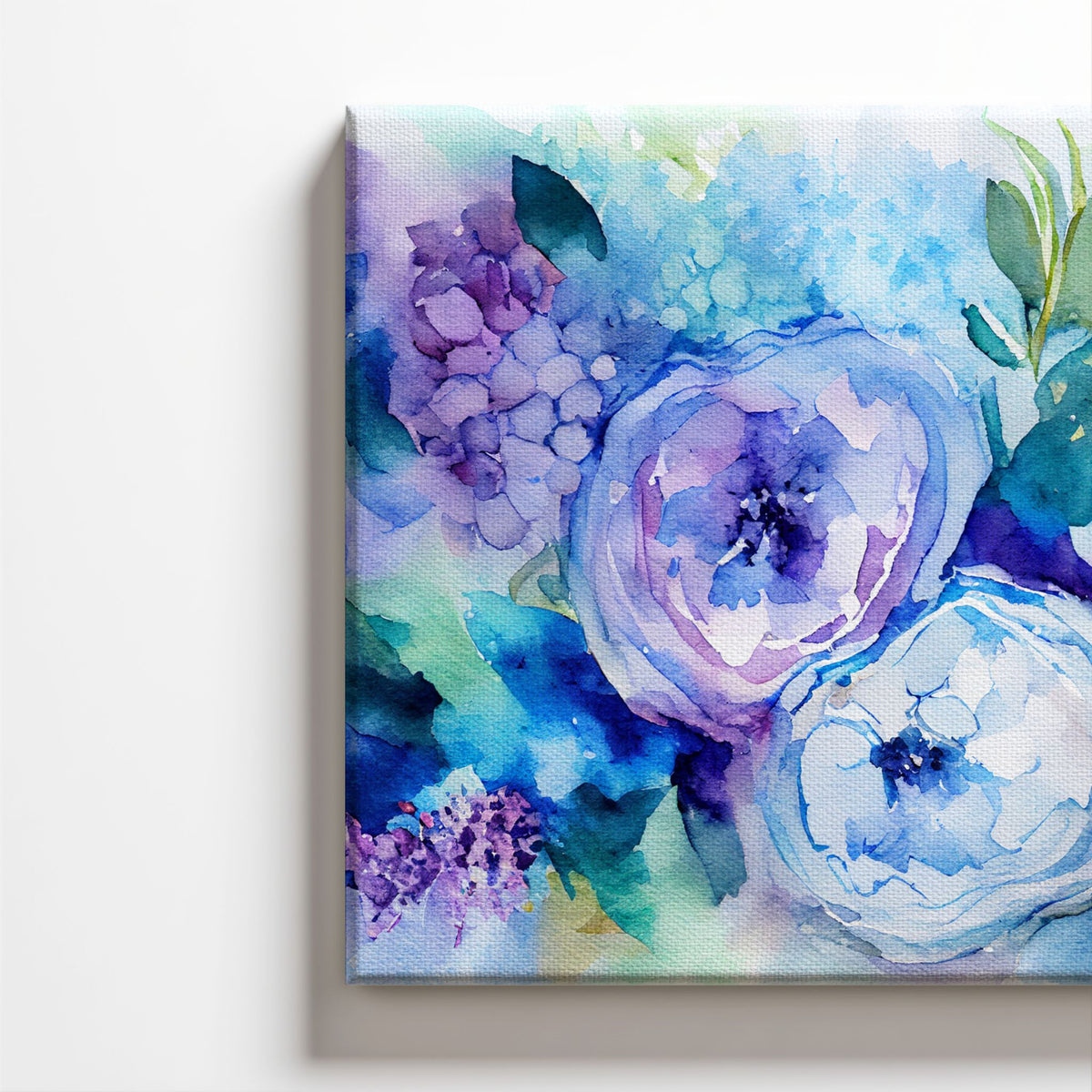 Nærbilde av Blue Garden med blå og lilla akvarellblomster og synlig lerretsstruktur