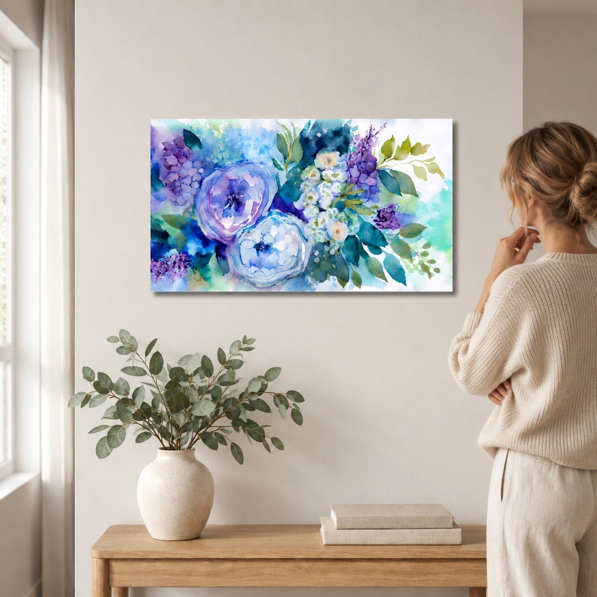 Blue Garden blomsterbilde på lerret over skjenk med kvinne som betrakter motivet