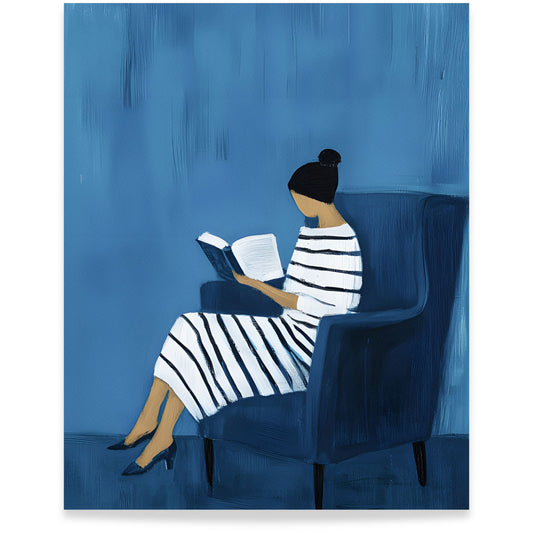 Blue Reading Hour kunstplakat med lesende kvinne i dype blåtoner. Format 40x50