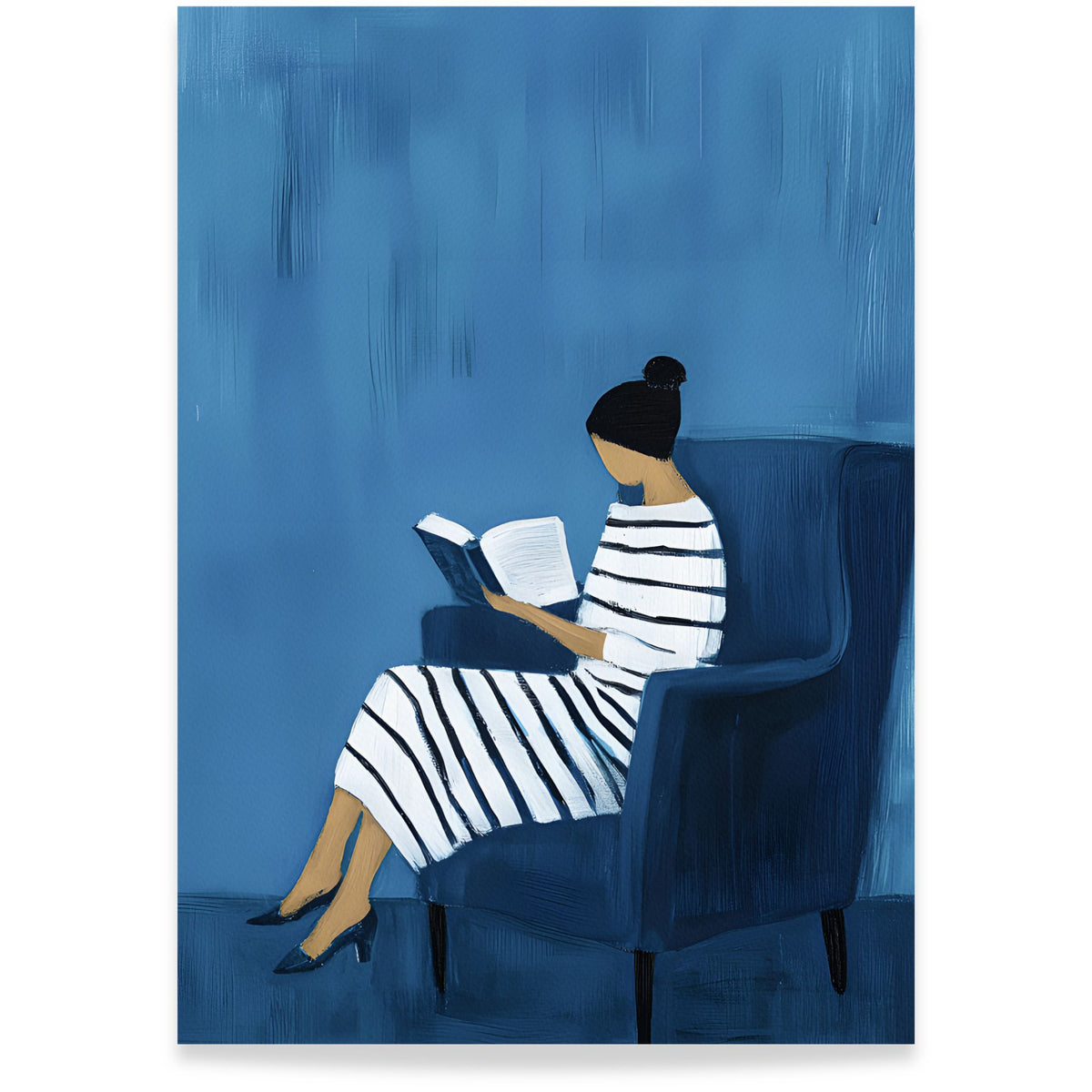 Blue Reading Hour kunstplakat med lesende kvinne i dype blåtoner