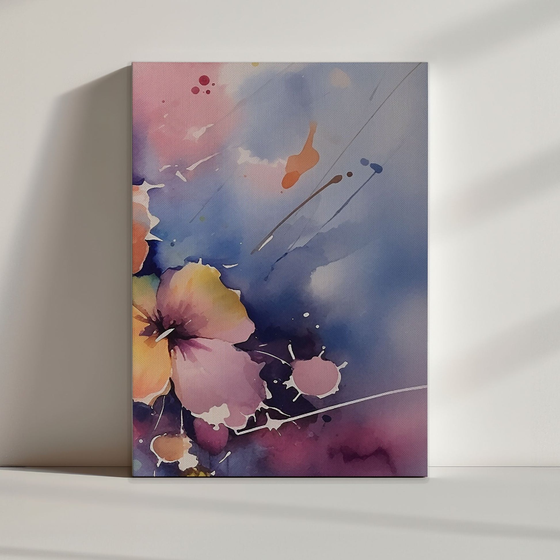 Lerret med abstrakt blomsterkunst i blå, lilla og rosa toner fra Color Splash Bloom Collection i akvarellstil