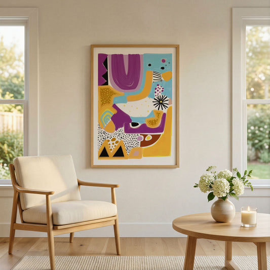 Colorful Rhythm grafisk plakat i eikeramme i lyst nordisk stueinteriør