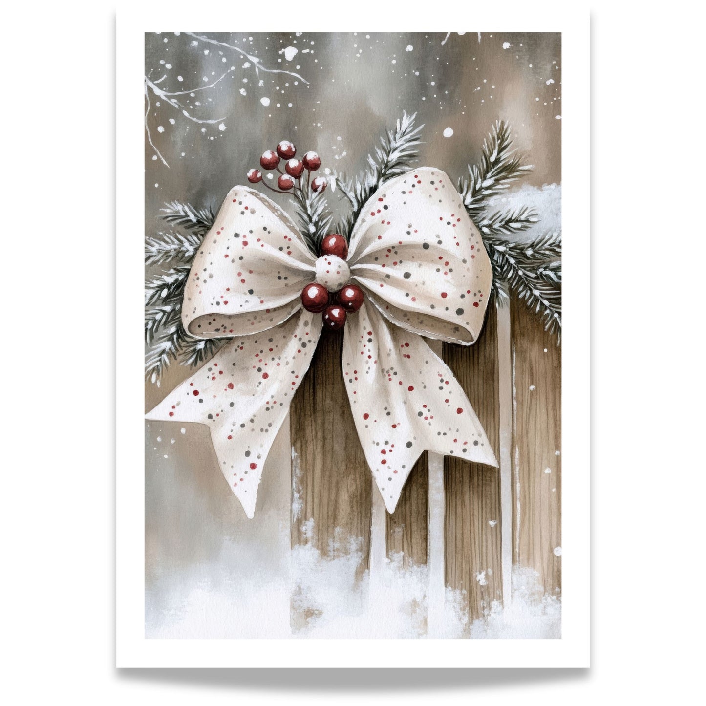Stor hvit sløyfe med røde bær festet på en lys, værbitt trevegg med lett snødryss.
