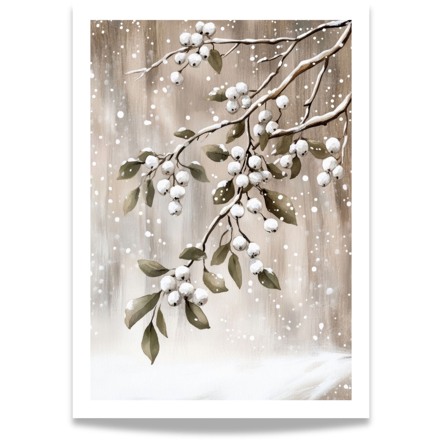 Greiner med hvite bær og grønne blader dekket av snø mot beige bakgrunn.